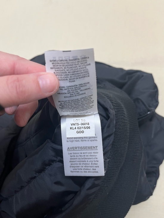 VTG Columbia M black 60% down 40% feather vest - Picture 7 of 13